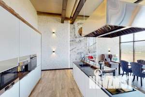 Дом 960м², 2-этажный, посуточно,