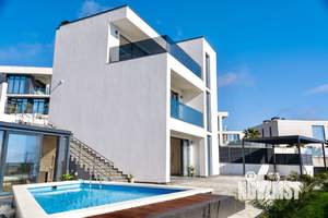 Коттедж 350м², 3-этажный, на длительный срок,