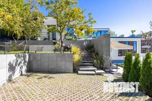 Дом 250м², 2-этажный, посуточно,