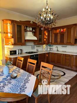 Дом 250м², 2-этажный, посуточно,