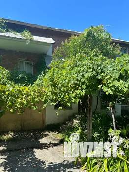 Дом 200м², 2-этажный, посуточно,