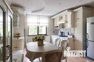 Дом 380м², 2-этажный, посуточно,