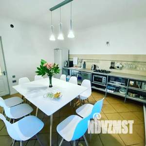 Дом 250м², 2-этажный, посуточно,