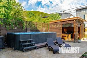 Дом 240м², 2-этажный, посуточно,