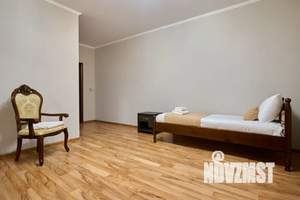 Дом 480м², 3-этажный, посуточно,