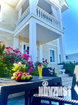 Дом 210м², 2-этажный, посуточно,