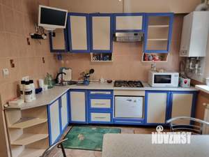 Дом 100м², 3-этажный, на длительный срок,