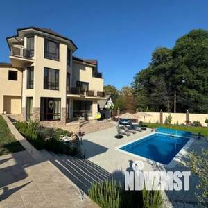 Дом 250м², 3-этажный, посуточно,