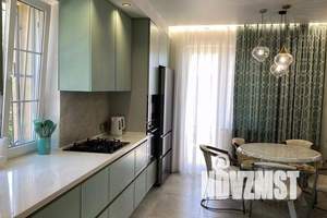 Дом 175м², 3-этажный, посуточно,