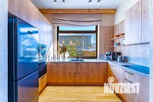 Дом 240м², 2-этажный, посуточно,