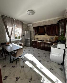 Дом 200м², 2-этажный, на длительный срок,