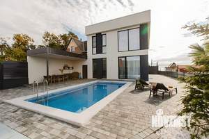 Коттедж 230м², 3-этажный, на длительный срок,