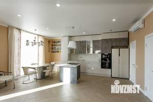 Дом 240м², 3-этажный, посуточно,