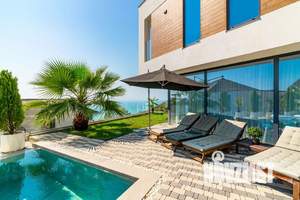 Дом 259м², 3-этажный, посуточно,