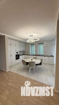 Дом 300м², 2-этажный, посуточно,