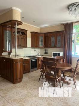 Дом 180м², 2-этажный, посуточно,