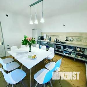 Дом 250м², 2-этажный, посуточно,