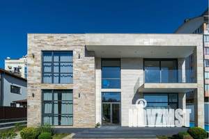 Дом 298м², 3-этажный, посуточно,