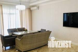 Дом 250м², 2-этажный, посуточно,