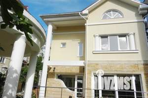 Дом 300м², 3-этажный, посуточно,