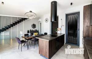 Коттедж 259м², 2-этажный, на длительный срок,