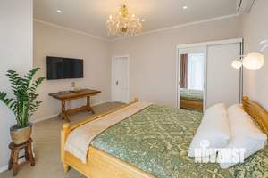 Дом 240м², 3-этажный, посуточно,