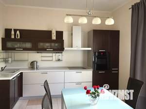 Дом 200м², 2-этажный, посуточно,