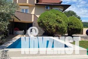 Дом 175м², 3-этажный, посуточно,