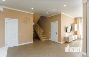 Дом 240м², 3-этажный, посуточно,