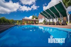 Дом 208м², 2-этажный, посуточно,