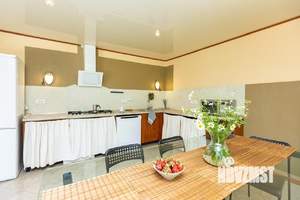 Дом 240м², 3-этажный, посуточно,