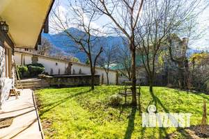 Дом 200м², 3-этажный, посуточно,