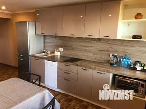 Дом 93м², 2-этажный, посуточно,