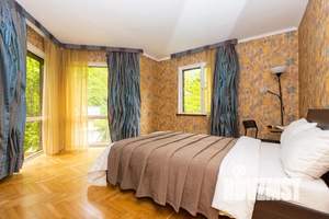 Дом 250м², 3-этажный, посуточно,