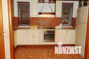 Дом 300м², 3-этажный, посуточно,