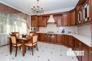 Дом 320м², 3-этажный, посуточно,