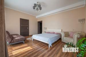 Дом 200м², 2-этажный, посуточно,