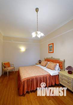 Дом 500м², 3-этажный, на длительный срок,