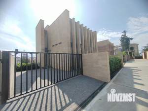 Коттедж 252м², 3-этажный, участок 4 сот.