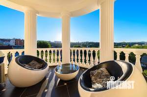 Дом 640м², 3-этажный, участок 7 сот.