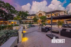 Дом 800м², 3-этажный, участок 50 сот.