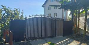 Дом 240м², 3-этажный, участок 9 сот.