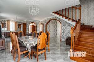 Дом 307м², 3-этажный, участок 8 сот.