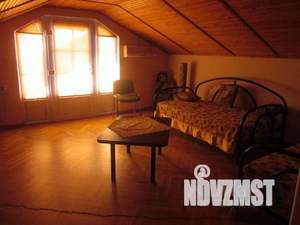 Дом 437м², 3-этажный, участок 8 сот.