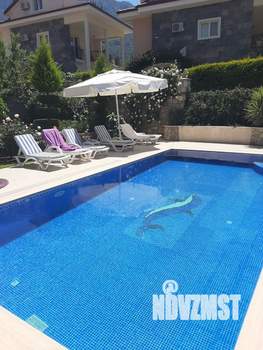 Дом 220м², 3-этажный, участок 6 сот.