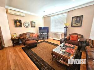 Дом 438м², 3-этажный, участок 6 сот.