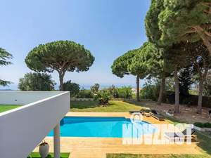 Коттедж 500м², 2-этажный, участок 20 сот.