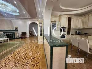 Дом 276м², 3-этажный, участок 5 сот.