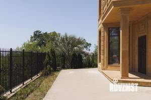 Коттедж 330м², 3-этажный, участок 7 сот.