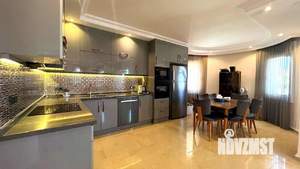 Коттедж 240м², 2-этажный, участок 7 сот.